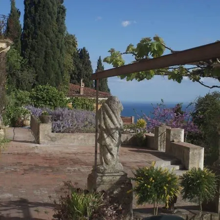 Bed & Breakfast Casa Cuseni, Residenza D'artista, Museo E Giardino Storico 4*